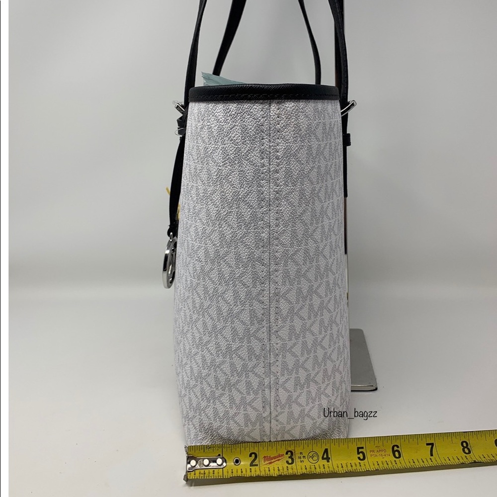 ❗️LAST ONE Michael Kors New York City Medium Carryall Tote - Picture 5 of 11